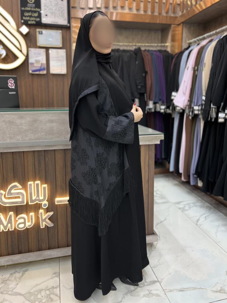 B415 عبايه سدن قصه كلوش شغل ناعم اسود بقماش كريب صيفي كوري