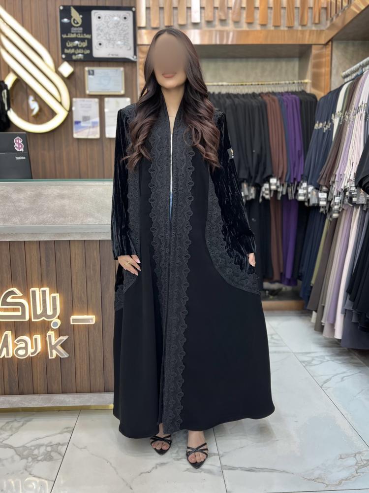 B461 عباية هوليا قصه نص كلوش بقماش كريب تدخيلات مخمل