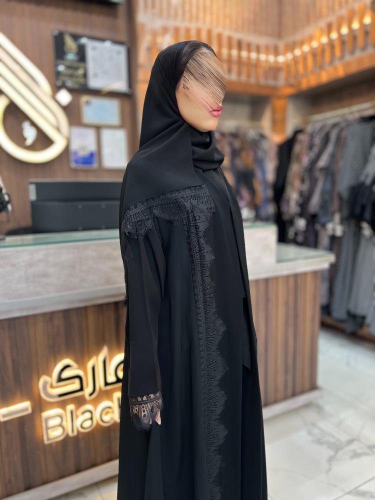 B261 عباية مايا قصه كلوش مع دنتيل بقماش كريب صيفي بلون اسود