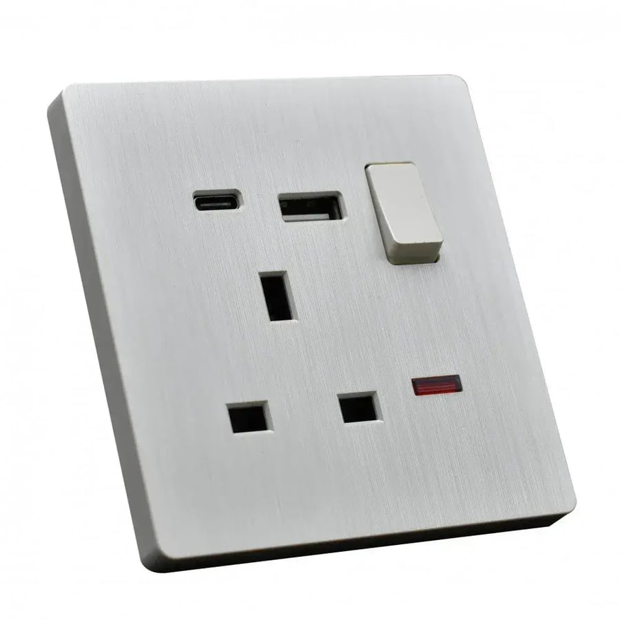 فيش 13 امبير مع USB ابيض لؤلؤي الشروق