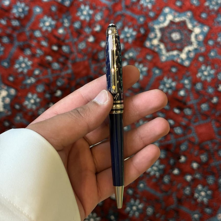 قلم مونت بلاك غطاء