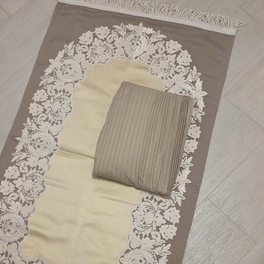 طقم صلاة مشجر