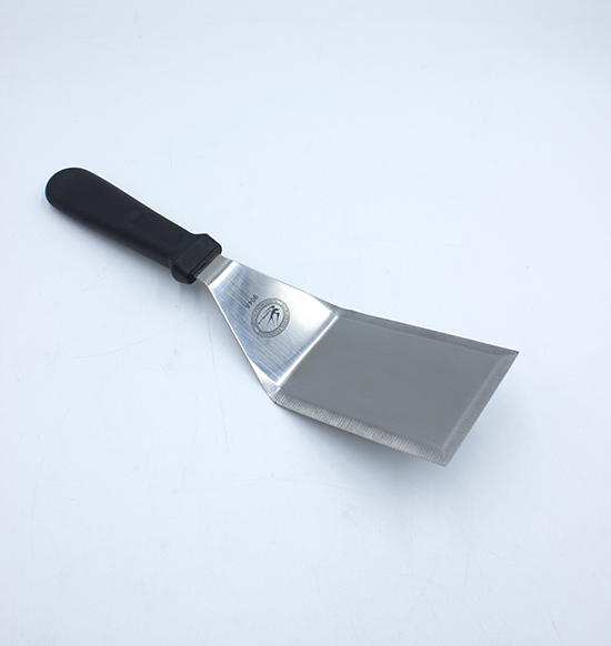 Spoon of the wheel of happiness with sharp edges