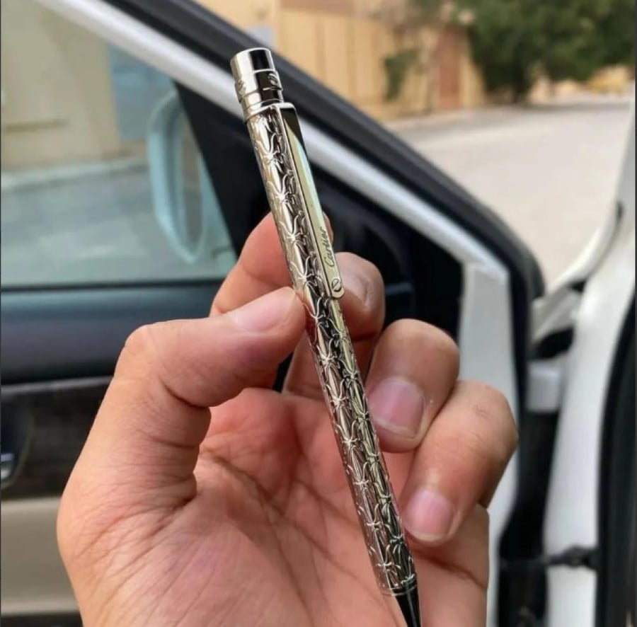 Cartier Santos Slim Engraved Pen قلم كارتير سانتوس نحيف منقوش