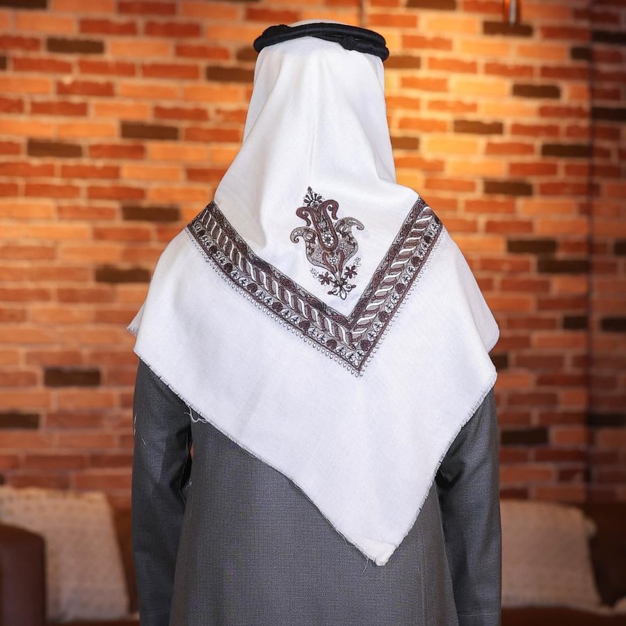 شال ترمة ارتقي باطلالتك مع شماغ ماركاتي