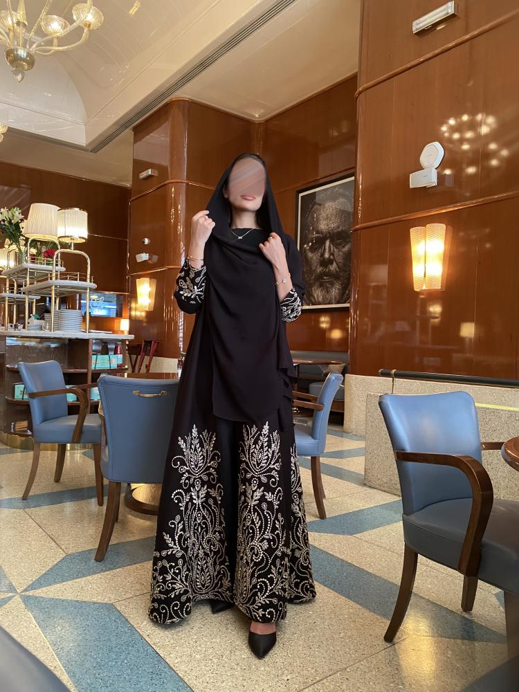 Abaya: 60