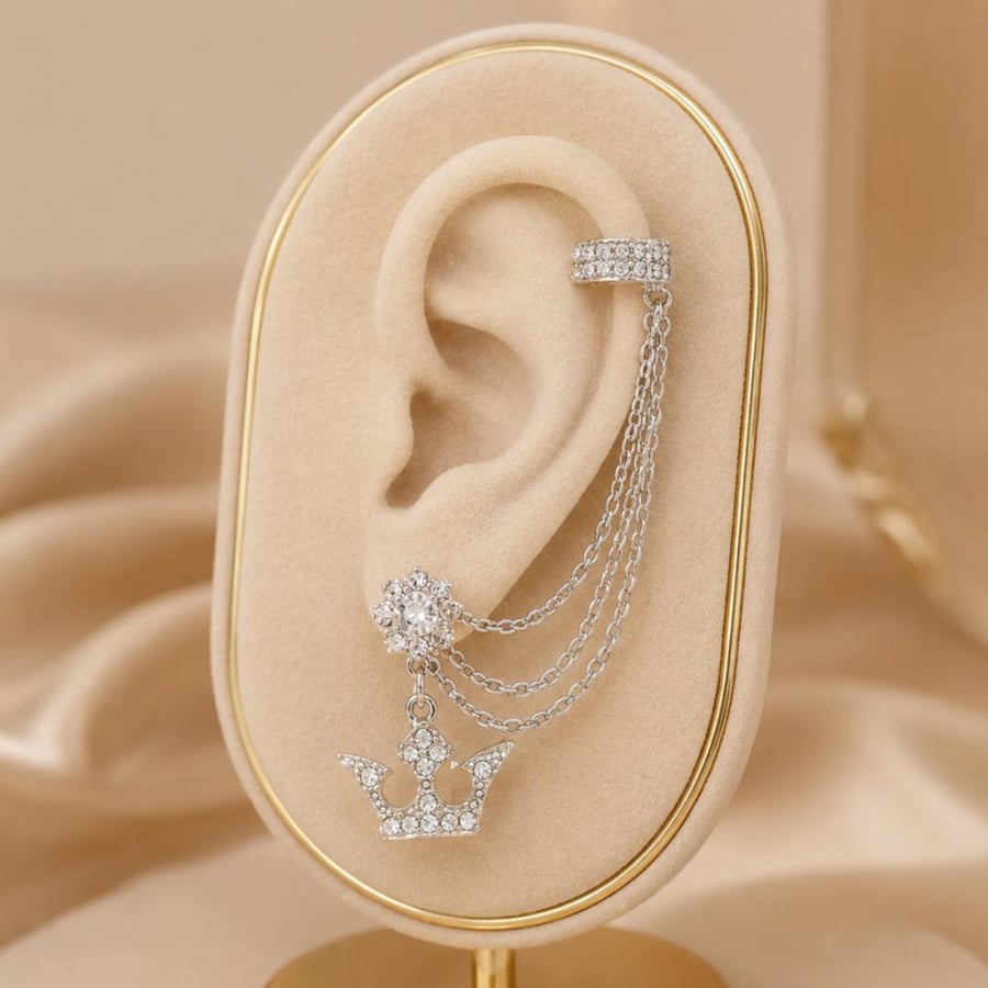 Women's delicate silver earring, elegant and delicate earring, modern thin earrings made of stainless steel, resistant to rust and water, color does not change