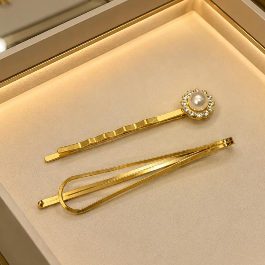 Hair band featuring an eye-catching, modern design, perfect for adding a touch of elegance and style to any outfit.