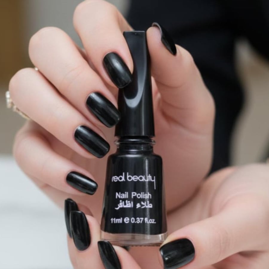 Real Beauty Marble Nail Polish is a quick-drying nail polish that delivers high-impact color with an ultra-shine finish.