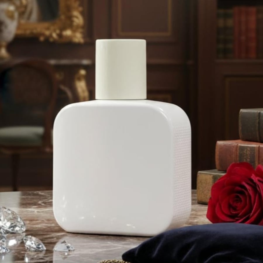عطر رجالي من كلاسك كلاكشن 25 ملي يُجسد عطر كلاسك كلاكشن الجوهر العاطفي- رائع بشكل لا يُنسى وأنيق وعصري بذكاء. يمنح نفس الثقة