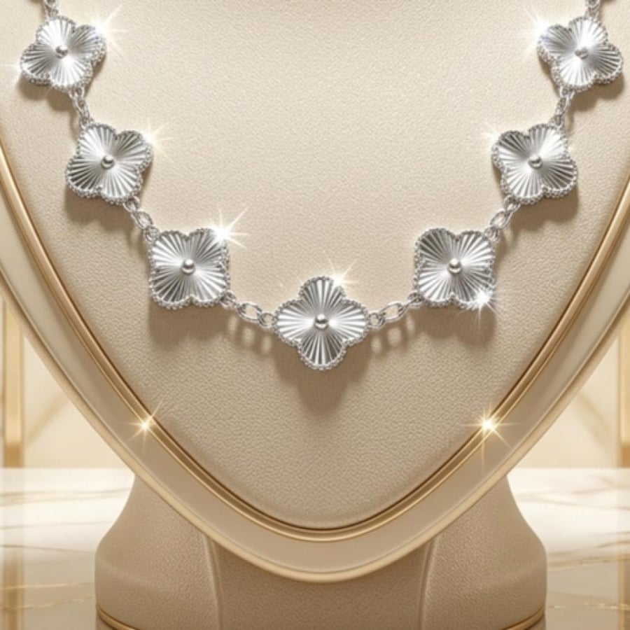 Women's delicate chain Women's delicate chain Elegant and delicate necklace color Thin chain made of stainless steel, rust and water resistant Adds a modern touch to everyday wear