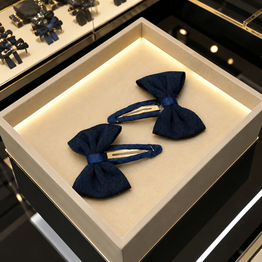 Hair band featuring an eye-catching, modern design, perfect for adding a touch of elegance and style to any outfit.