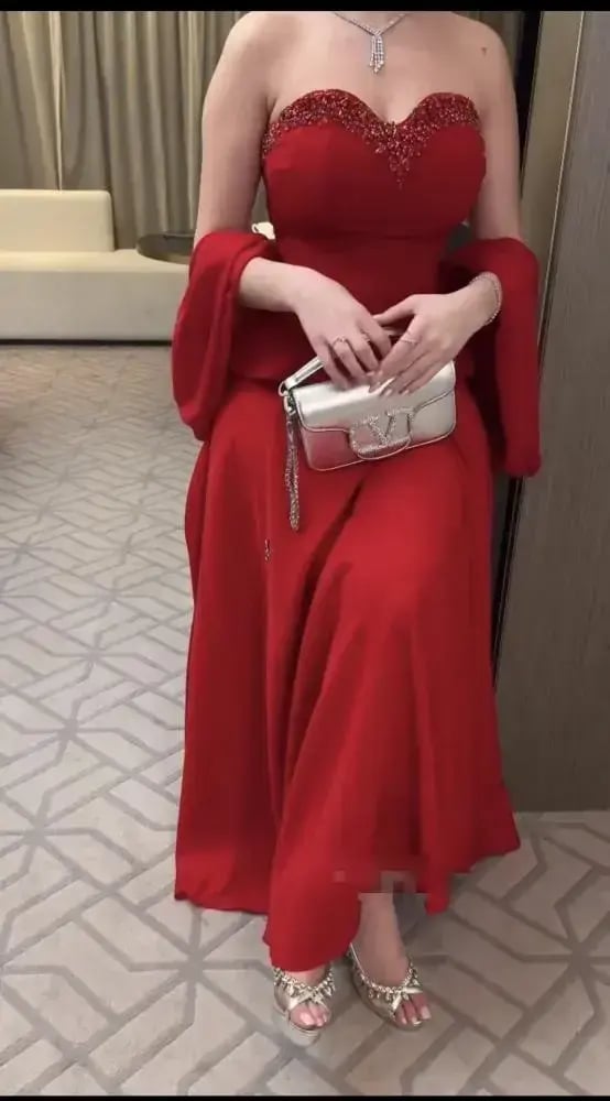 فستان باربي احمر