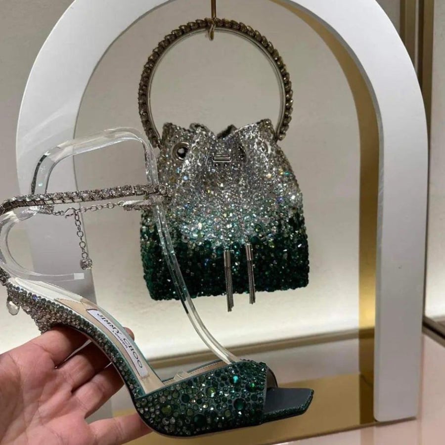 طقم شنطة  Jimmy Choo مع الكعب المطابق عرض العيد