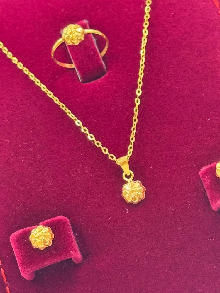 SET  18K - طقم  عيار 18