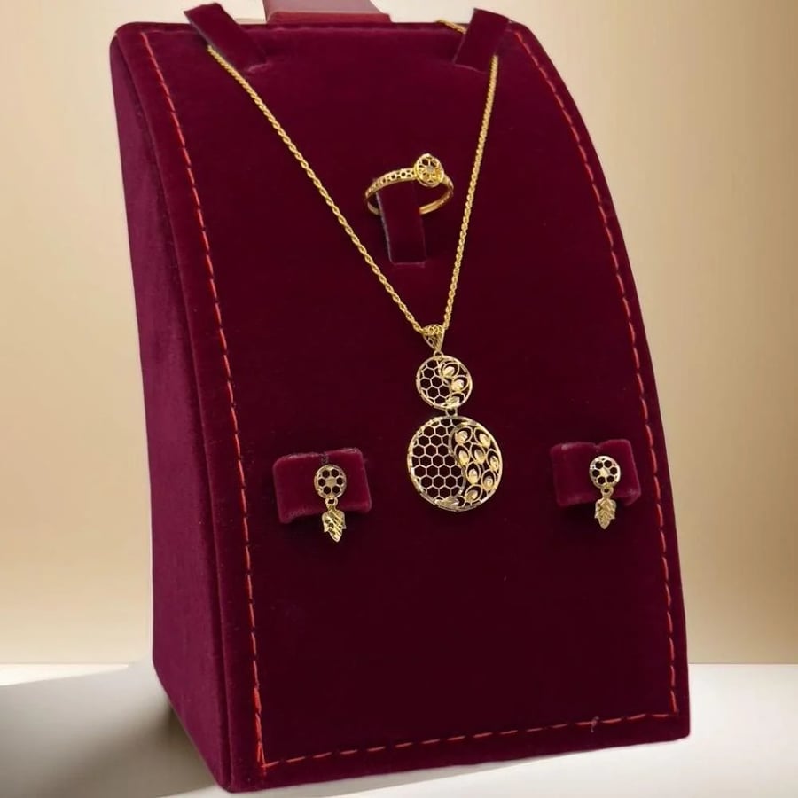 طقم ذهب عيار 21