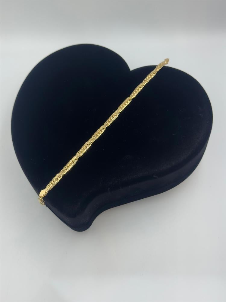 اسوارة ذهب عيار 18
