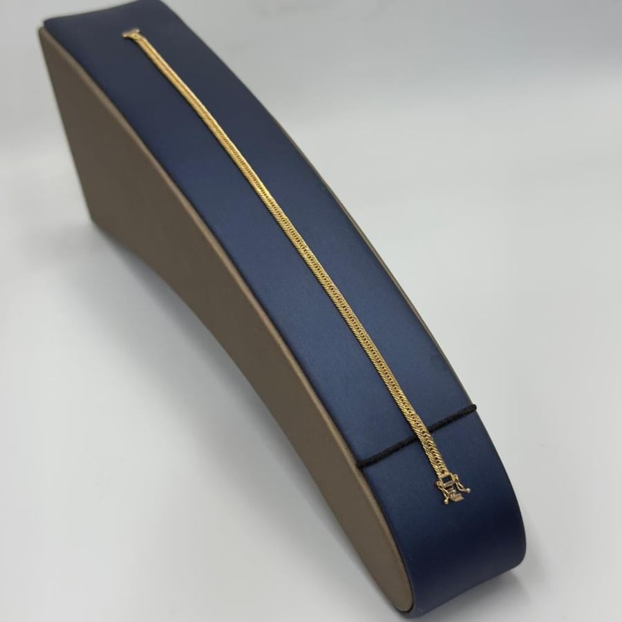 اسورة ذهب عيار 18