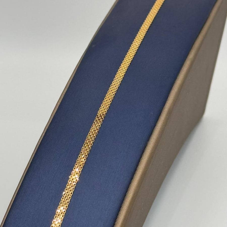 اسوارة ذهب عيار 18