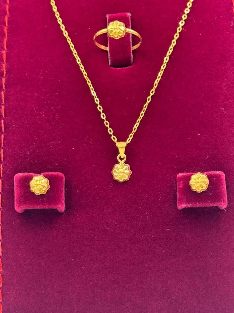 SET  18K - طقم  عيار 18