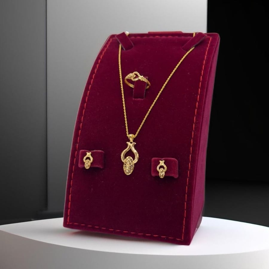 طقم ذهب عيار 21