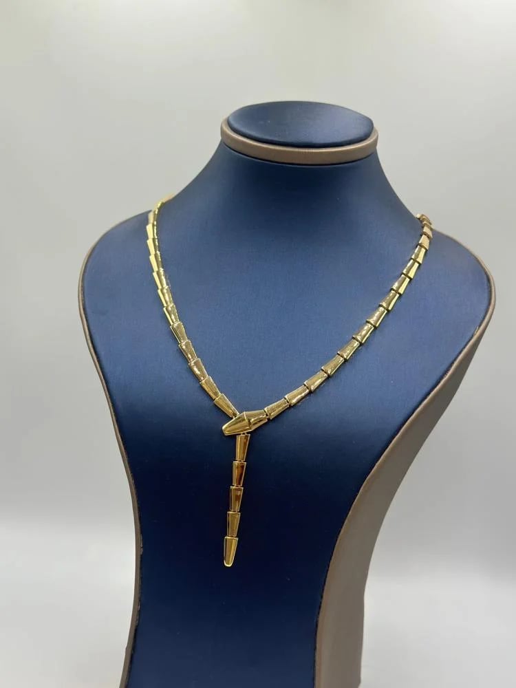 Necklaces 18K