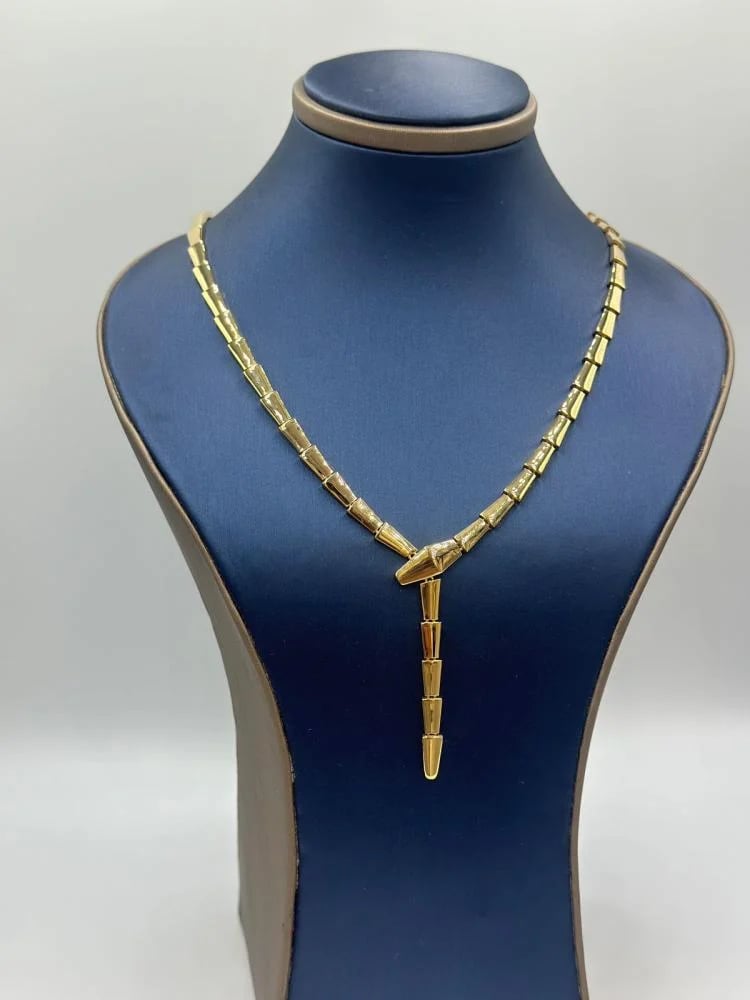 Necklaces 18K