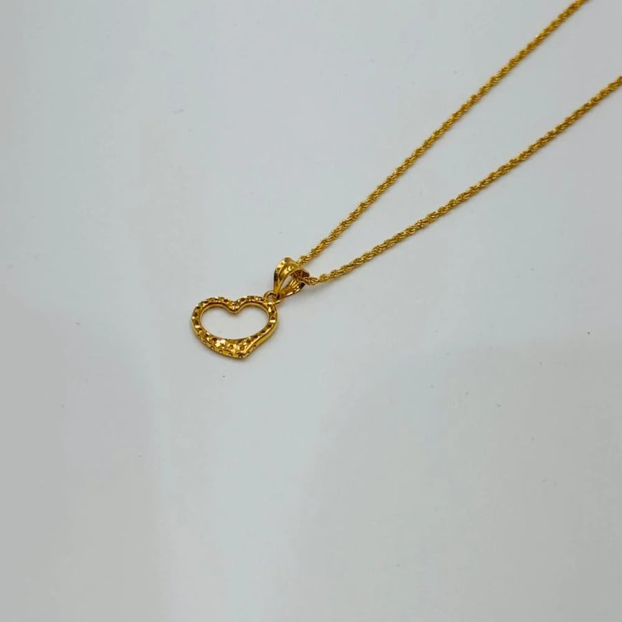 عقد قلب ذهب عيار 21