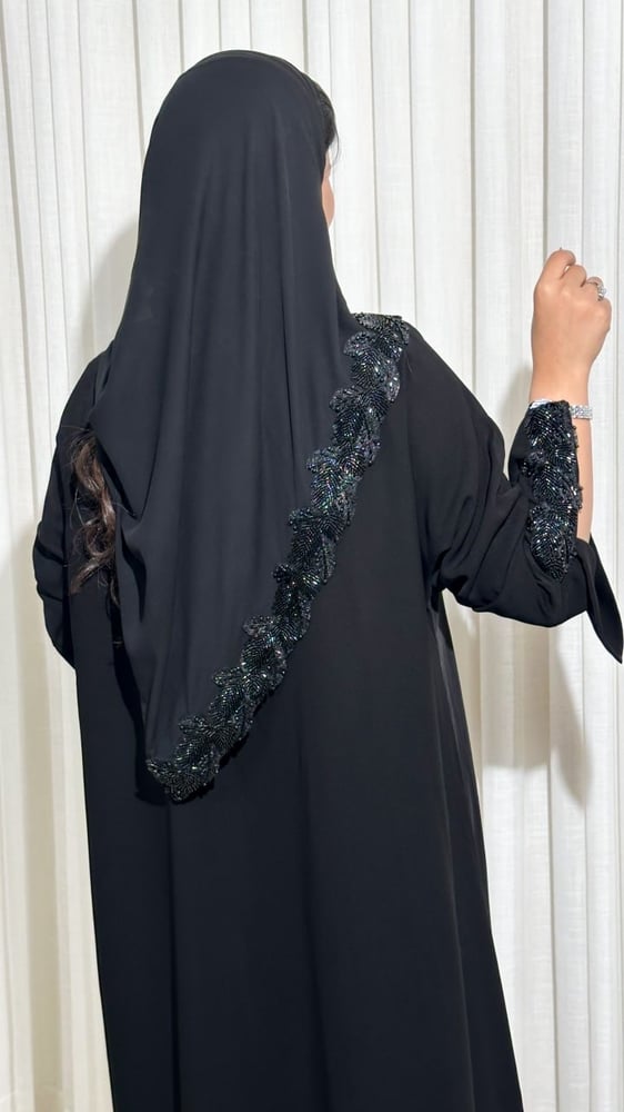 عباية كريب كوري اسود ربع كلوش مع تدخيلة كلف اسود كرستال