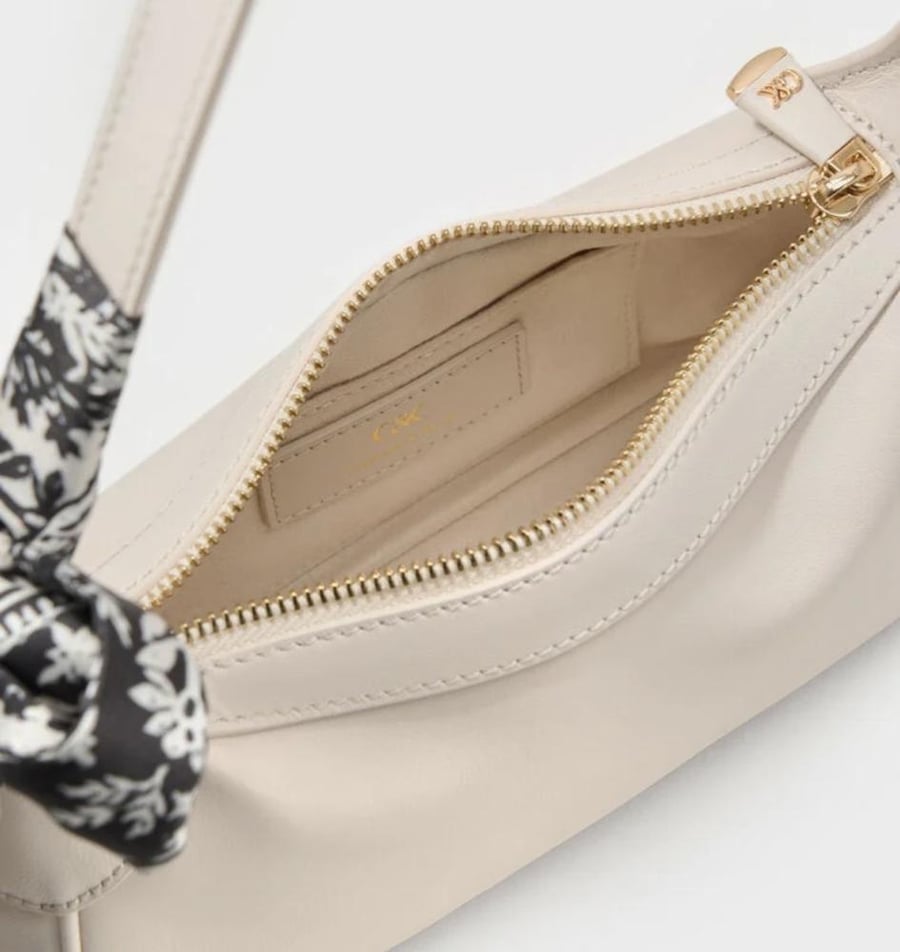 Cerese Leather Scarf-Handle