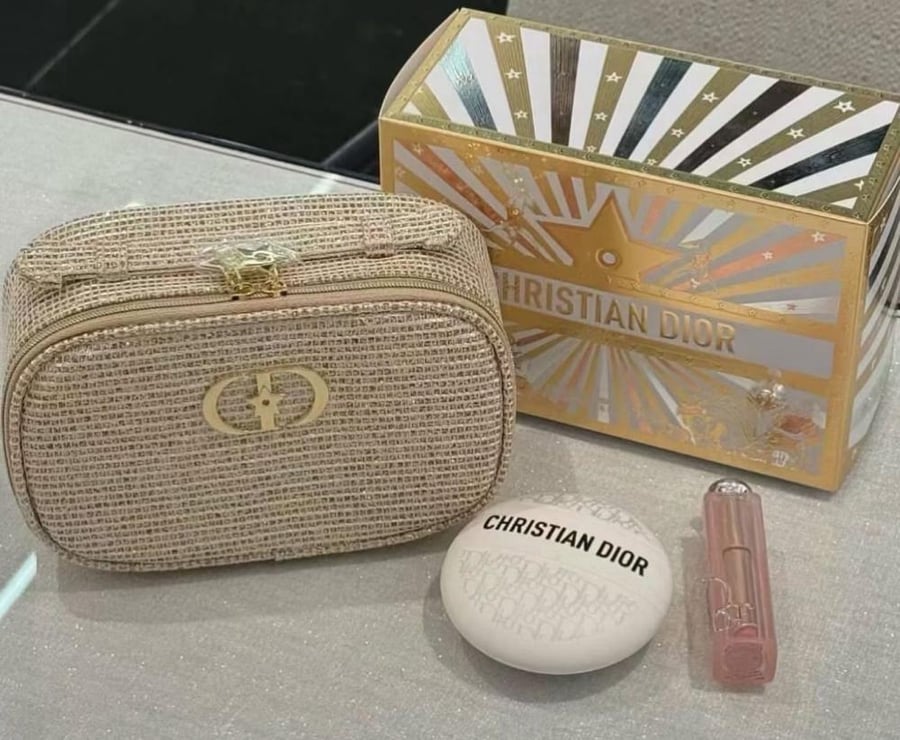 Skincare and Makeup Holiday 2025 Gift Set - Limited Edition
