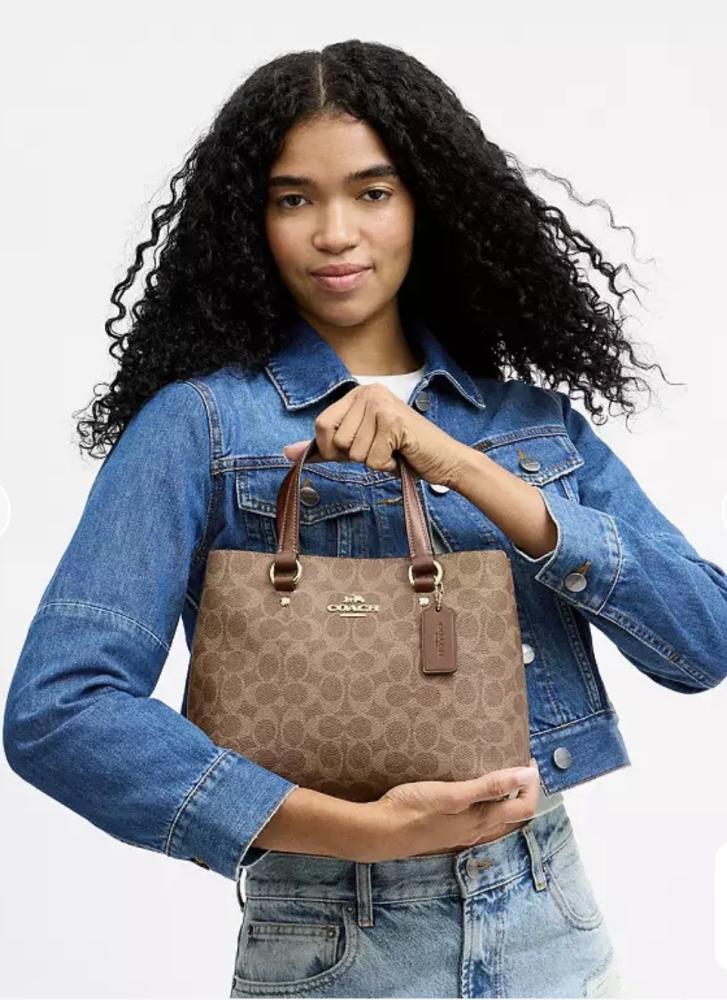 Station Carryall Bag In Signature Canvas