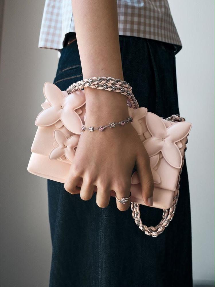 Gift Set: Flower Chain Shoulder Bag With Jewellery Set - Soft Pink