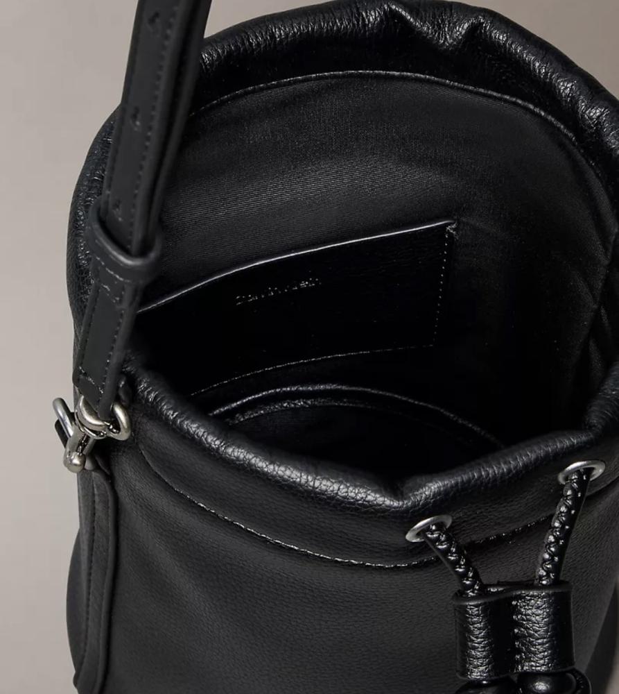 Pebble Grain Bucket Bag