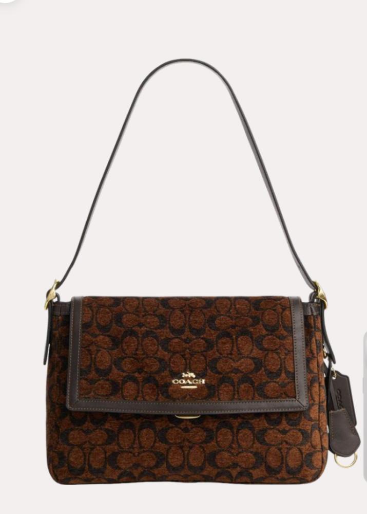 Ella Shoulder Bag In Signature صغيرة