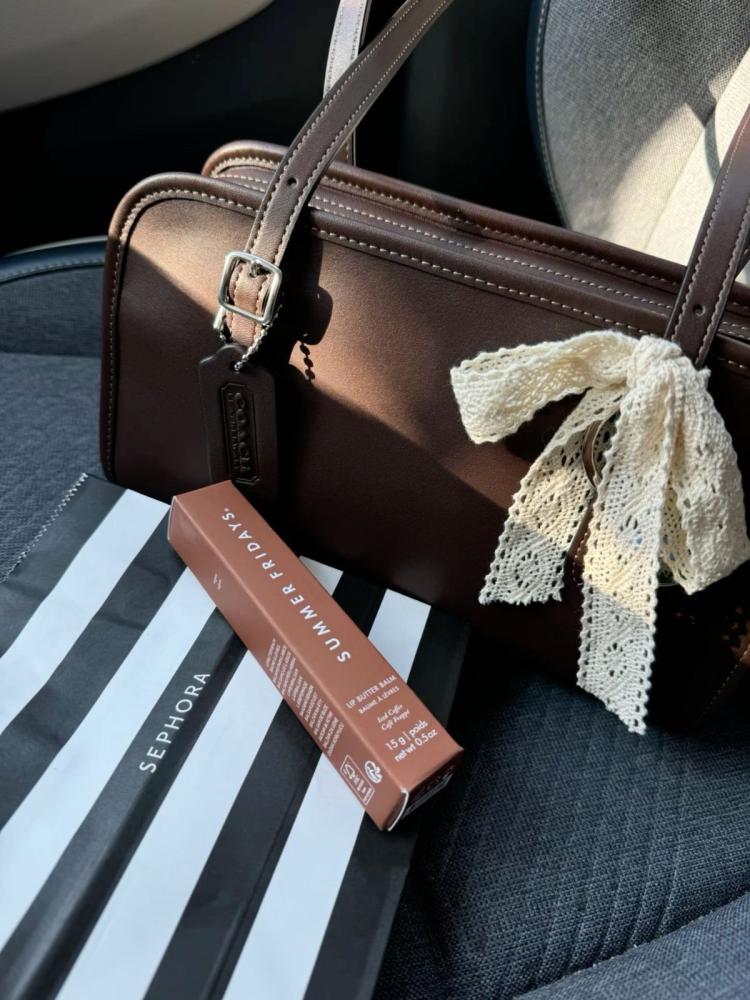Swing zip bag