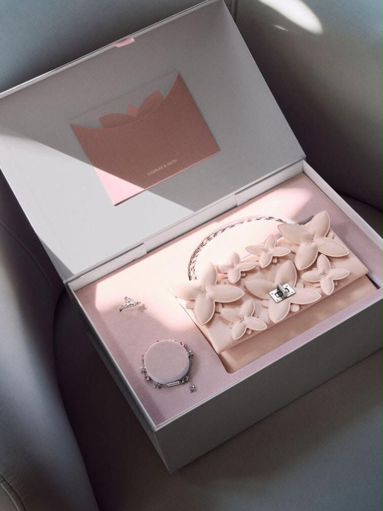Gift Set: Flower Chain Shoulder Bag With Jewellery Set - Soft Pink