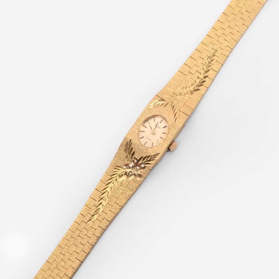 Oval Dial Gold Vintage Watch