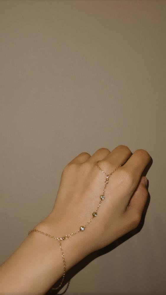 Golden Glow Finger Bracelet