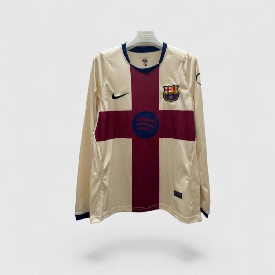 تيشرت برشلونة الرابع 2027 كم طويل