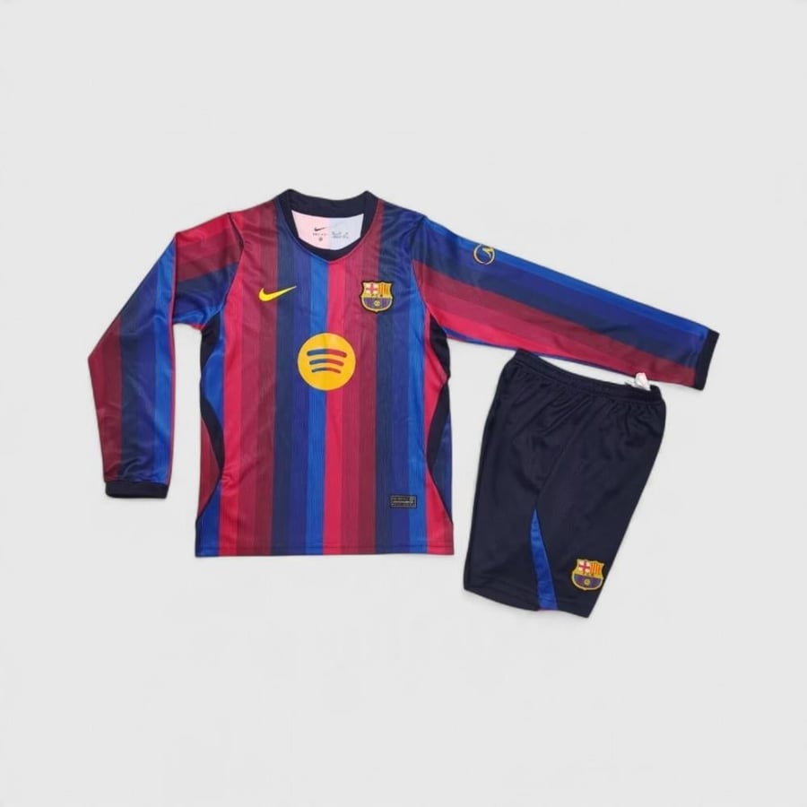 طقم نادي برشلونة الأساسي 2027 للأطفال كم طويل