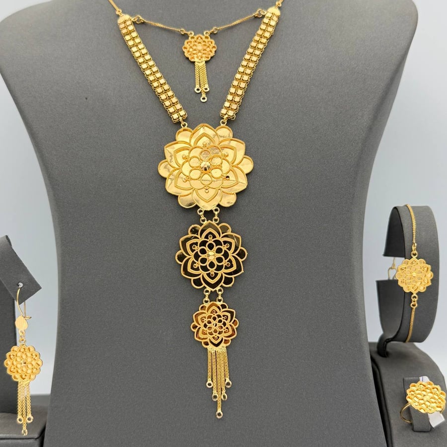 طقم ذهب عيار 21
