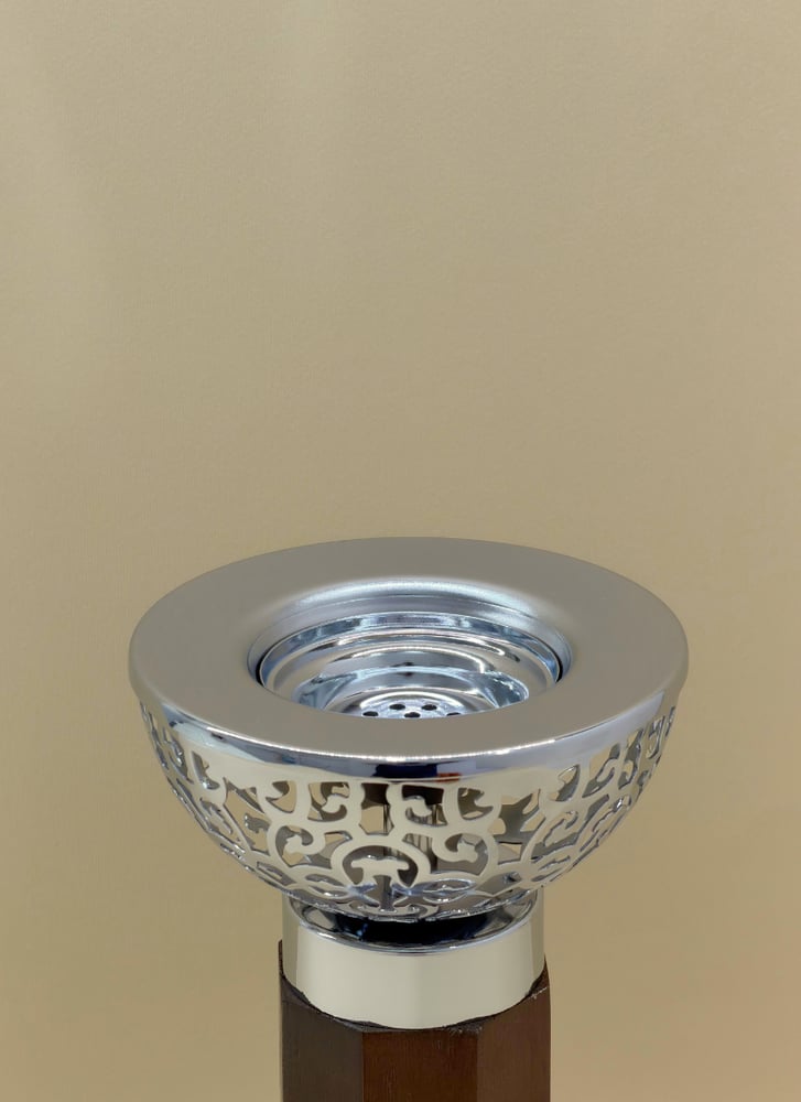 مبخرة استيل فضي بتصميم عصري مع ديكور خشبي