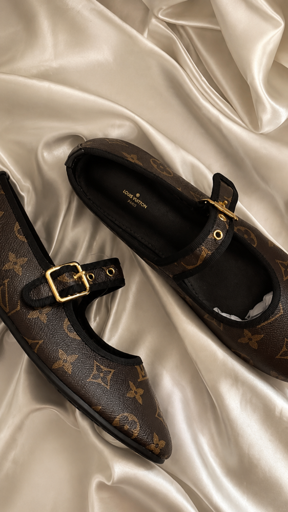 شوز LV