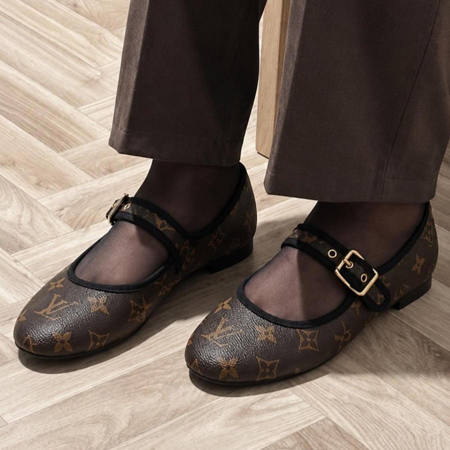 شوز LV