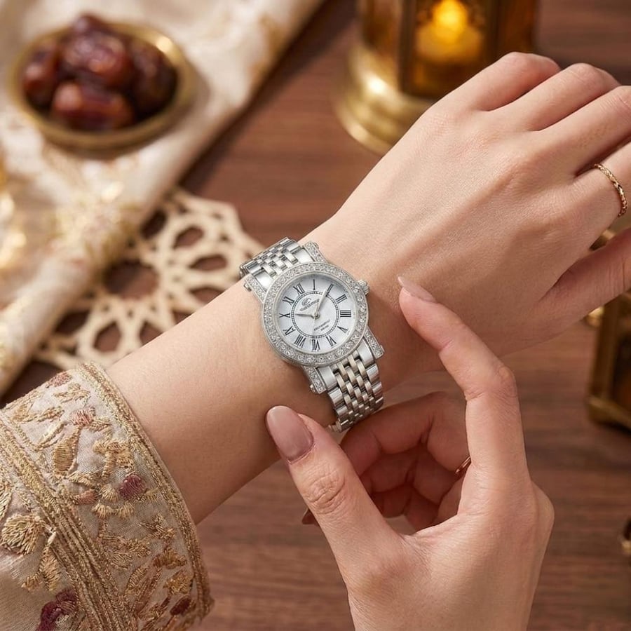ساعة لويس مارتن نسائيه شكل بياجت  Louis Martin