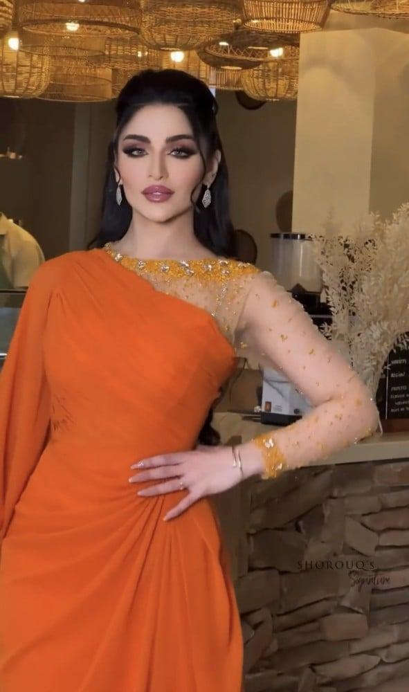فستان  وفاء