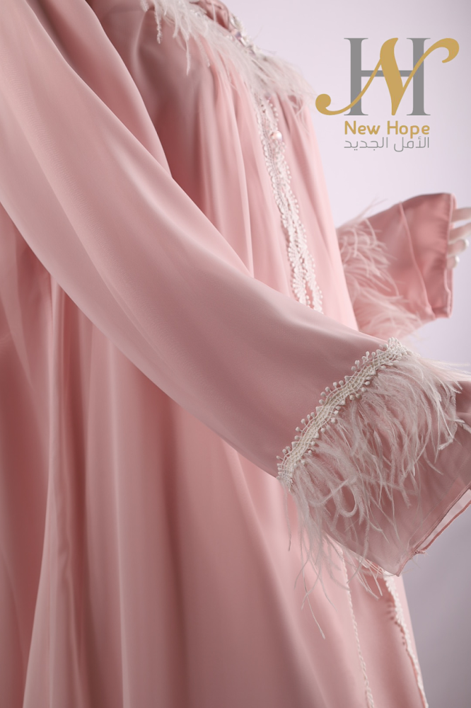 Shirt with chiffon layer and pink Kuwaiti feathers