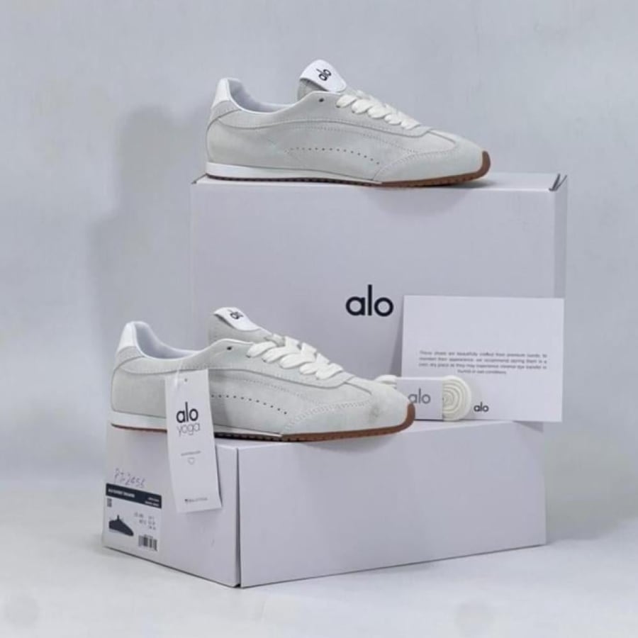 ALO yoga runner