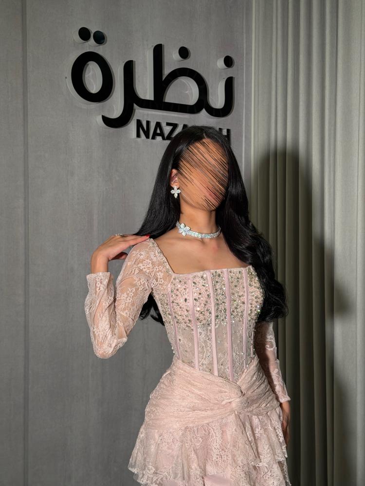 فستان سهرة باكمام دانتيل